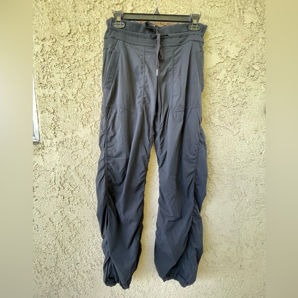 Lululemon pants size 6